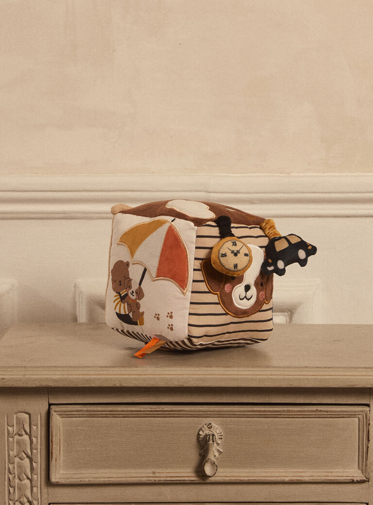 Multicolor ACTIVITY SHAPES 24HBGCUBEVEIL / 24J78341FAC099